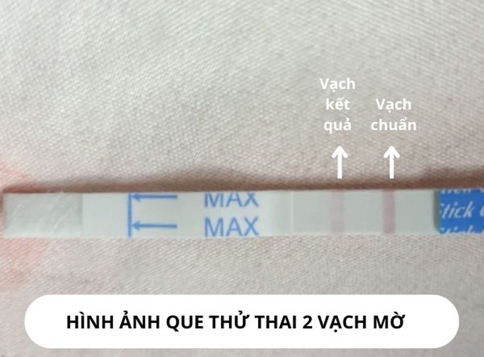 Que thử thai hiện 2 vạch mờ